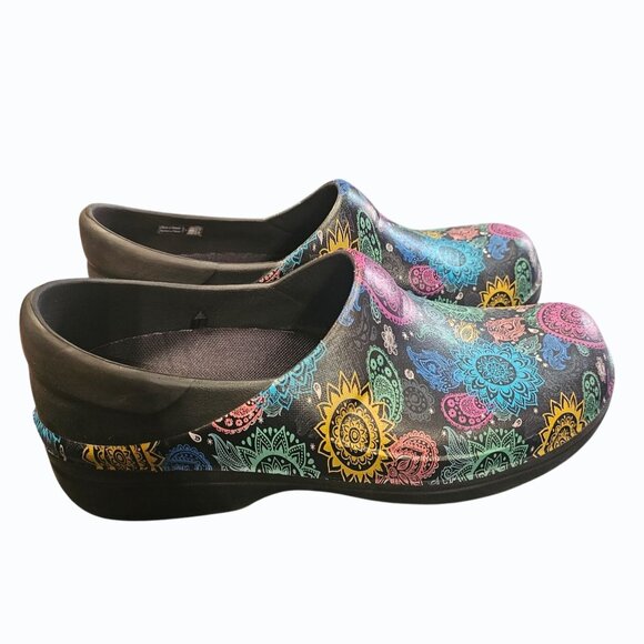 Crocs Dual Comfort Neria Pro II Paisley Print Women’s Nurse Clogs Sz. 9 Non-slip - Picture 1 of 14